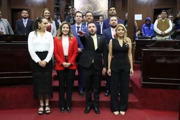 Helder Valencia Soto toma protesta como Diputado Suplente de Octavio Ocampo en el Congreso Local 