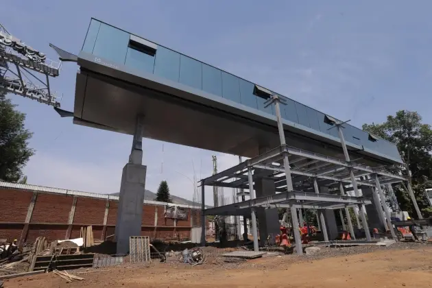 Teleférico de Uruapan con 75% de avance en su construcción 