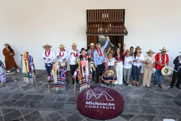 Inaugura Bedolla mercado de Pátzcuaro; referente económico, turístico y cultural de la región 