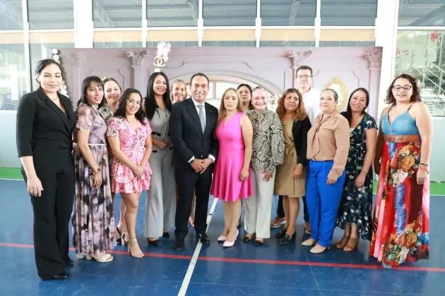 Fiscalía General reconoce y celebra a las madres que forman parte de la institución 