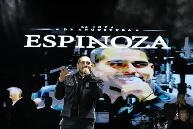 Espinoza Paz hace Vibrar a las Mamasitas en el Festival Michoacán de Origen 2024 