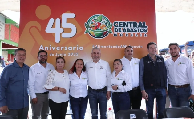 Reconoce Ramírez Bedolla al Mercado de Abastos por 45 años de ser un centro económico para Morelia 