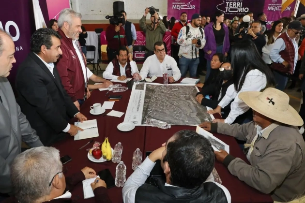 Ramírez Bedolla atiende peticiones de obra, agua y campo en audiencia pública en Charo 