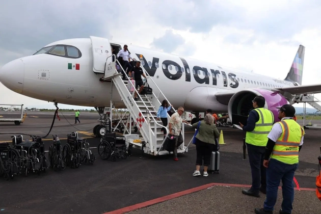 Llega a Morelia el primer vuelo directo de Ontario gestionado por el Gobierno de Michoacán 