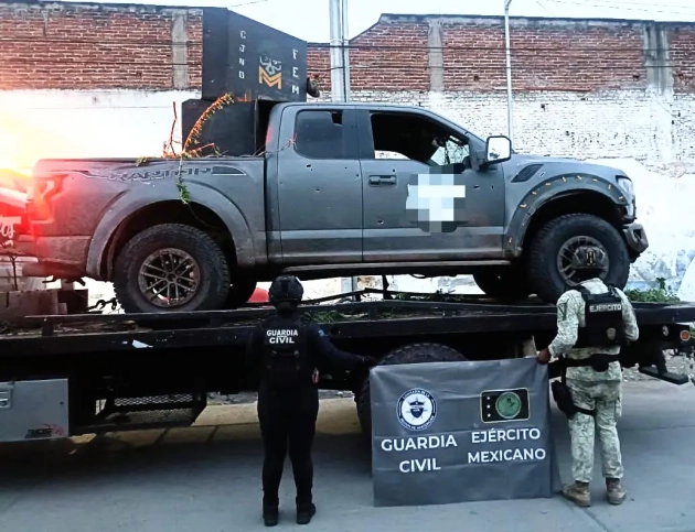 SSP y Defensa aseguran arsenal con barret, ametralladoras y granadas en Aguililla 