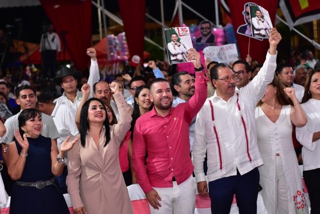 El Dip  Reyes Galindo del PT destaca la importancia de la política de la mano del pueblo en su 1er Informe Legislativo 