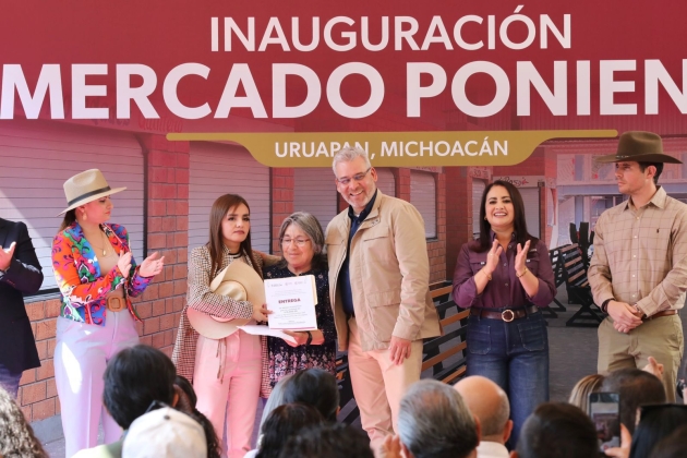 Ramirez Bedolla y Grecia Quiroz inauguran Mercado Poniente en Uruapan 