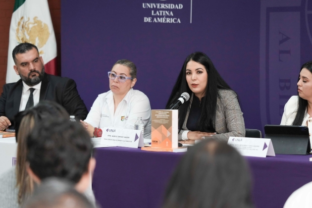 Fiscal Anticorrupción, coautora en presentación de libro sobre combate a la corrupción