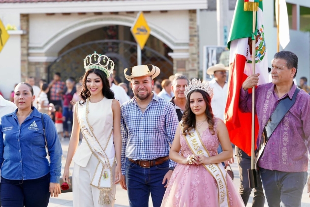 Celebra el Dip.  Reyes Galindo 84 Aniversario de la elevación de Múgica como Municipio 