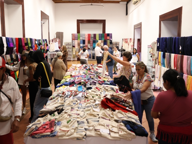 "Las Ventas en el Concurso Estatal de Artesanías en Uruapan superan los 4.4 mdp": CASART 