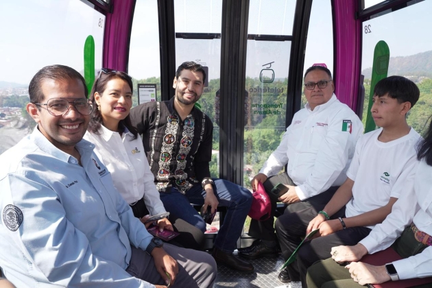 Octavio Ocampo Dirigente del PRD acompaña la Inauguración del Teleférico de Uruapan  