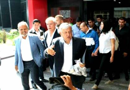 17:00hrs En Tijuana , 19:00 hrs en el Centro de México , AMLO en Vivo Convoca a todo México a Unión Nacional