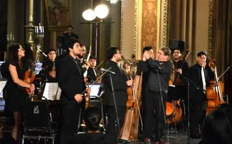 La música sucede en el presente, es una colaboración entre músicos y público: Andrew Lawrence-King