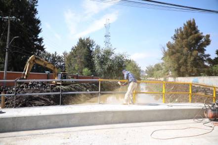   Ãšltimos detalles en puente de dren Barajas, en Siervo de la Nación 