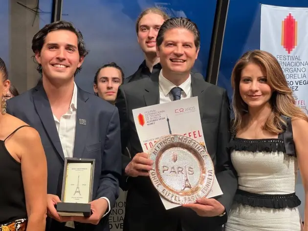 Morelia brilla en la Torre Eiffel de París: Asegura el Alcalde Alfonso Martínez desde Francia  