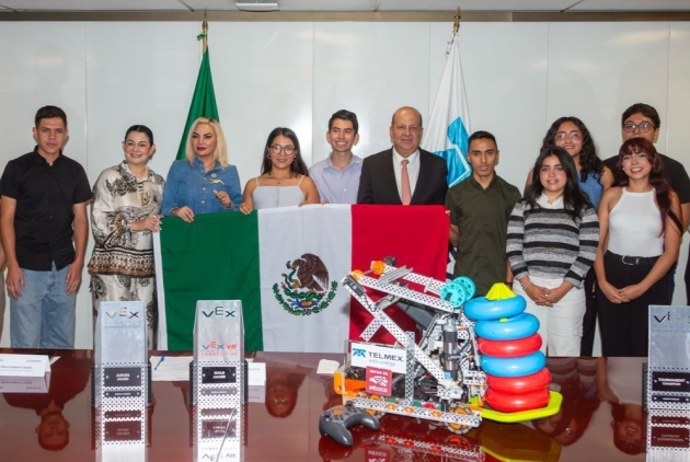 Abanderan al equipo de robótica del Tec de Morelia rumbo al Mundial, con el apoyo de Telmex y la SEF 