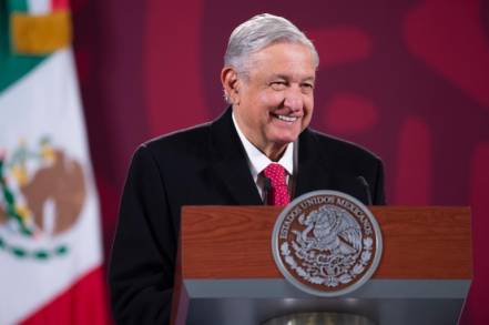 AMLO anuncia adquisición de medicamentos para tratar COVID-19 