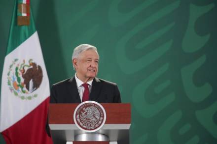 Ni un paso atrás en desterrar la corrupción:  AMLO