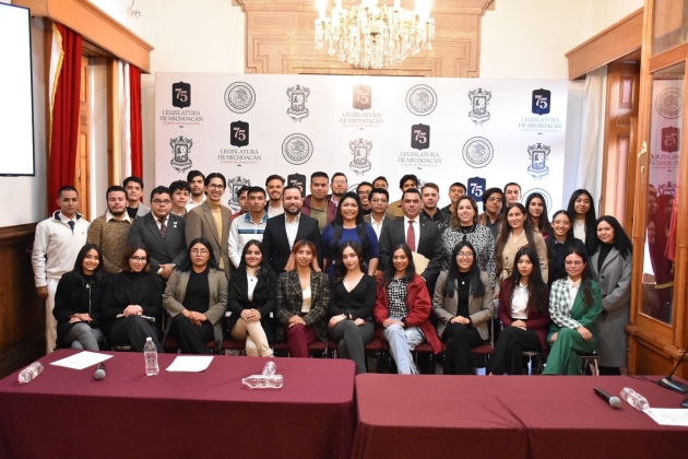 Poder Legislativo, sede de Conversatorio con integrantes del Parlamento Juvenil Universitario 