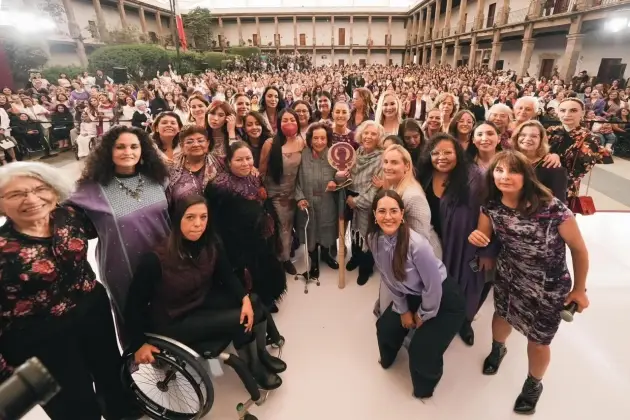 Claudia Sheinbaum sostiene Encuentro con Mujeres Mexicanas de todo el País  
