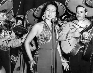 Muere la Consagrada Actriz y Cantante Flor Silvestre 