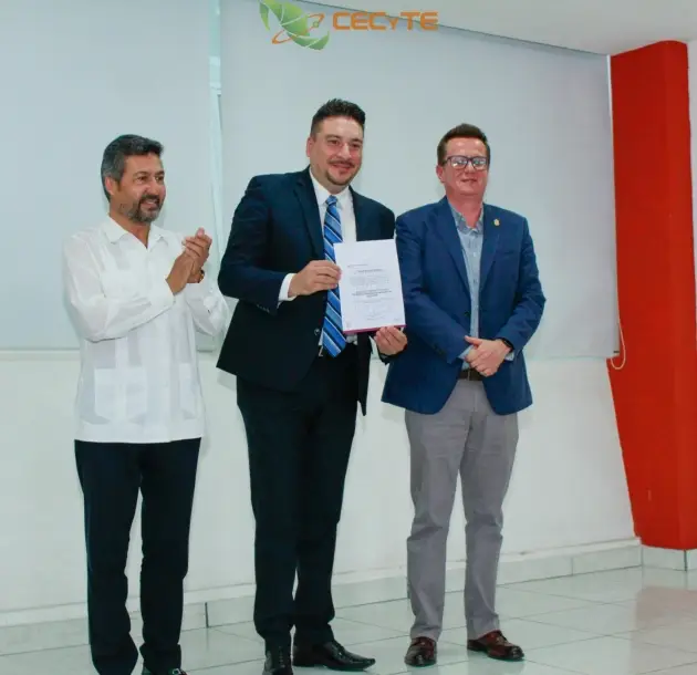 Nombran a Juan Carlos Velasco como nuevo director del Cecytem 