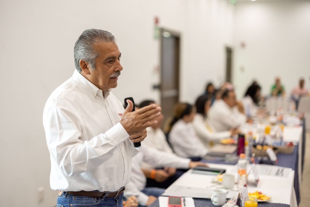 Raúl Morón ofrece al sector empresarial trabajar de la mano por Michoacán  
