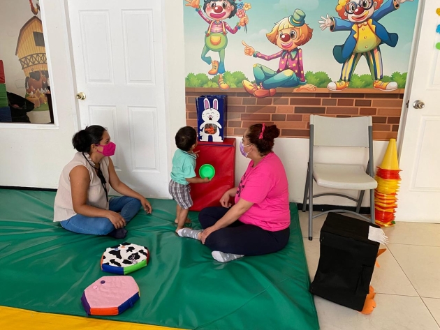 Brinda SSM terapias de lenguaje gratuitas a niñas y niños 