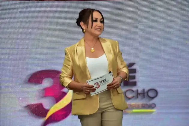 Itzé Camacho Rinde Tercer Informe de Gobierno                       