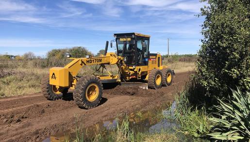 Rehabilita Gobierno de Michoacán 53 km de caminos saca cosechas en Sahuayo