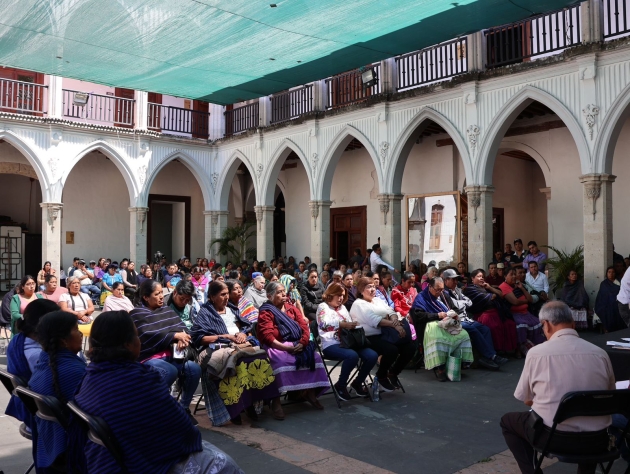 Detallan preparativos del Tianguis Artesanal de Domingo de Ramos   