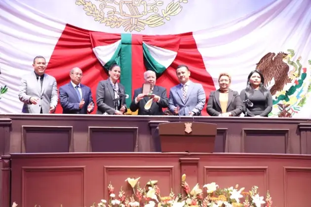 Entrega 75 Legislatura presea a Luis Girarte Martínez 
