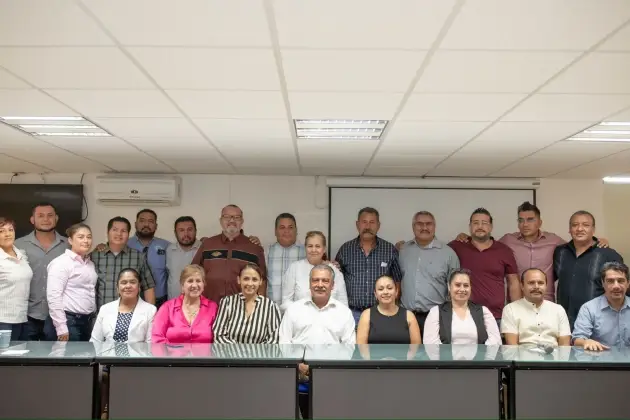  Asegura Morón a maestros defensa de sus derechos laborales 