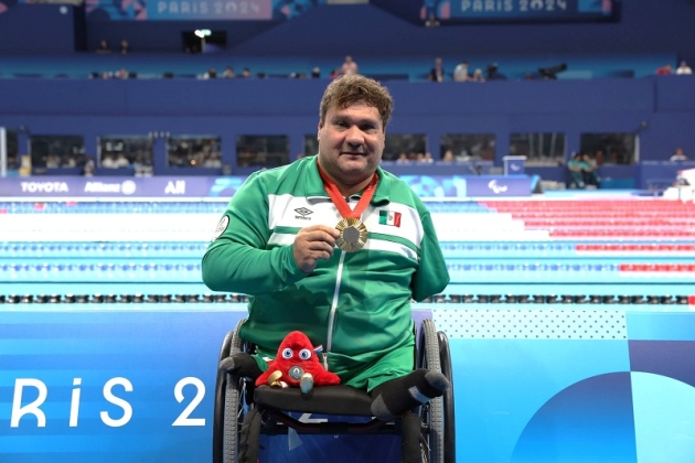 Arnulfo Castorena Refrenda Oro Paralímpico en Nado 50 Metros de Pecho en París 2024 