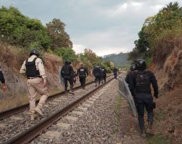 Libre el tránsito del tren en la comunidad de Caltzontzin: SSP  