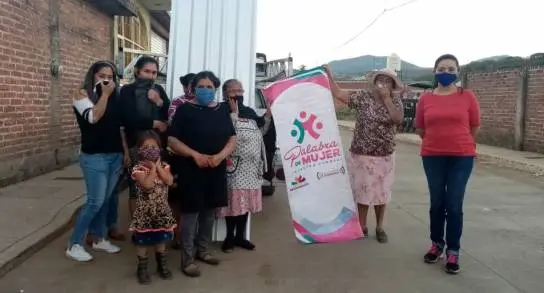 Reciben 54 mujeres de Zamora créditos de Palabra de Mujer