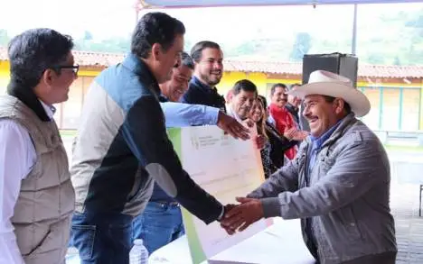 Paga Estado servicios ambientales a productores de agua de la región Oriente 