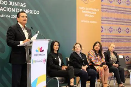 Es Indignante el Maltrato a la Mujer, trabajamos para Erradicar la Violencia, pronto llegaremos a 70 mil Créditos a tráves de Palabra de Mujer, es nuestro Reto lograr Autonomía Económica para las Michoacanas Silvano Aureoles  Conejo