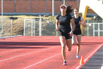 Ya se encuentra abierta al público la pista de atletismo del Estadio Venustiano Carranza      