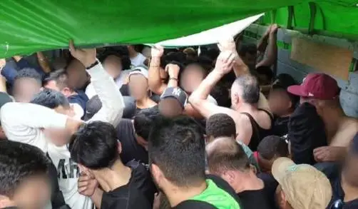 El Instituto Nacional de Migración Localiza a 123 Personas Migrantes Extranjeras en un Camión tipo Torton en Chiapas México 